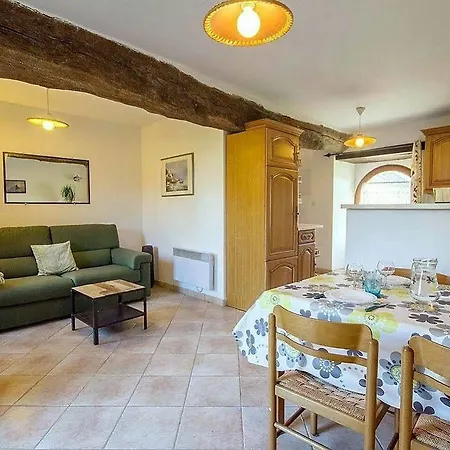 Hotell Les Chaumieres De Fleuriac